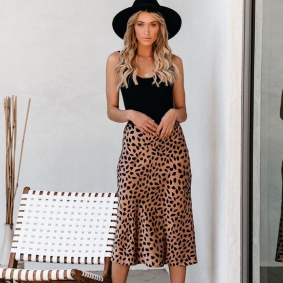 Vici Dresses & Skirts - Vici | Kyle Printed Satin Maxi Skirt Size M